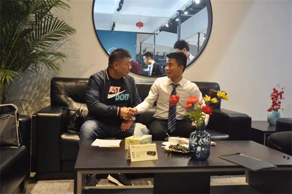 鸿业家具第43届家博会圆满乐成