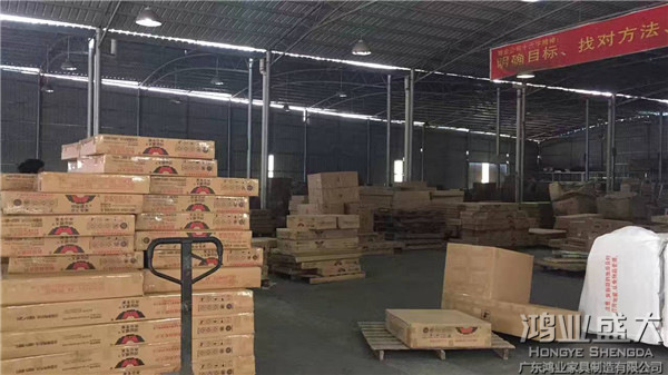 鸿业家具有条不紊面临天天战场一样平常的发货平台