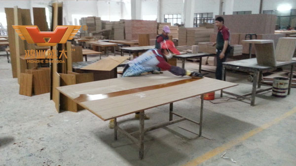 鸿业家具无尘面油车间|生产车间|【鸿业盛大官网】