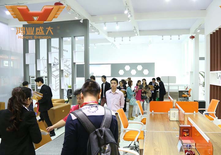 国际名模助阵鸿业家具展会|鸿业相册|【鸿业盛大官网】